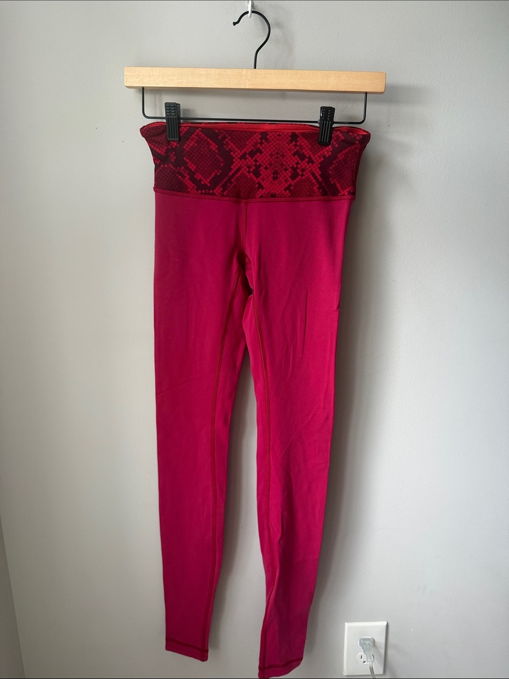 Lululemon Pink Wunder Under Leggings Snake Print Waist High Rise